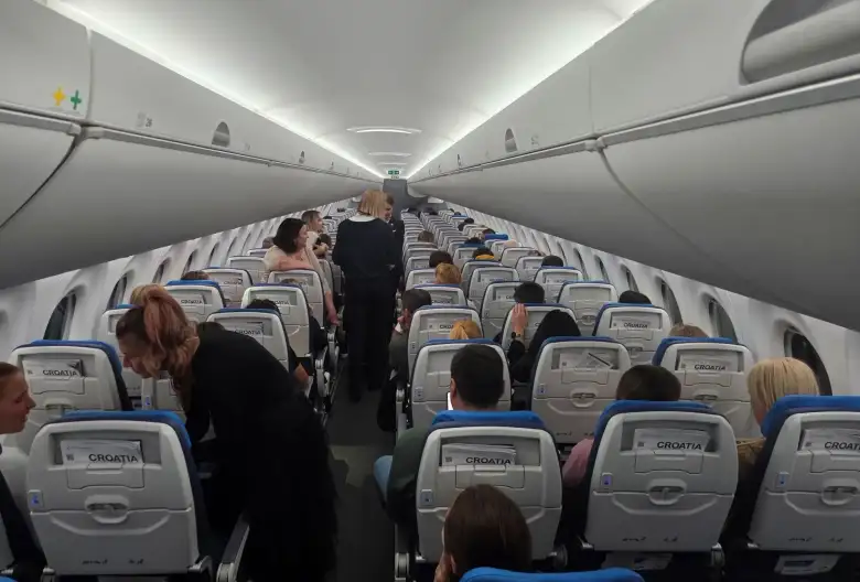 ulazak-u-avion-prije-polijetanja